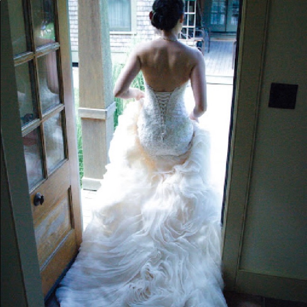 Wedding gown